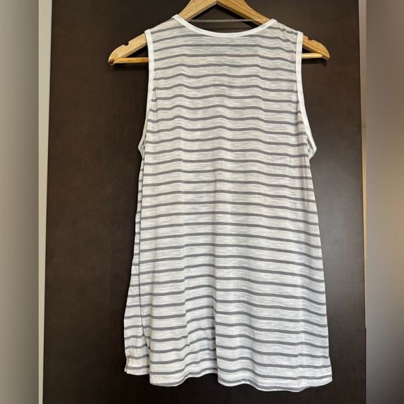 NWT JUST BE Gray Striped Women's Top - Picture 4 of 6